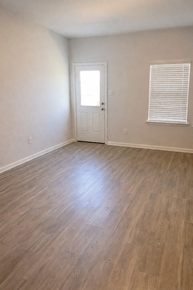 Foto del edificio - 20935 Endeavor St