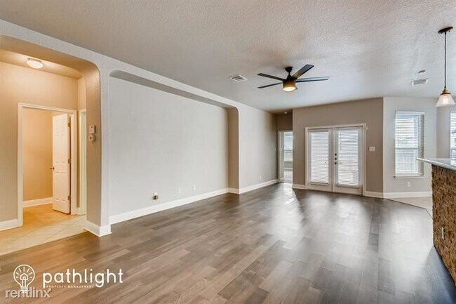 Building Photo - 5 br, 3.5 bath House - 8728 Emerald Sky Drive