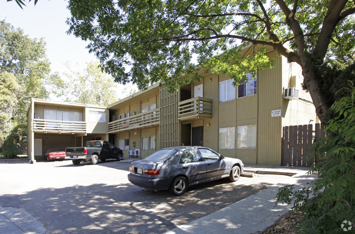 Primary Photo - 3440 Pacific Ave