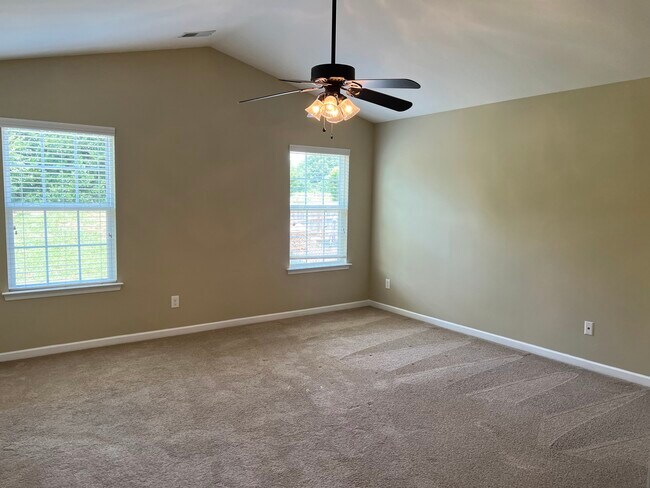 Foto del edificio - 3613 Blue Spruce Ct