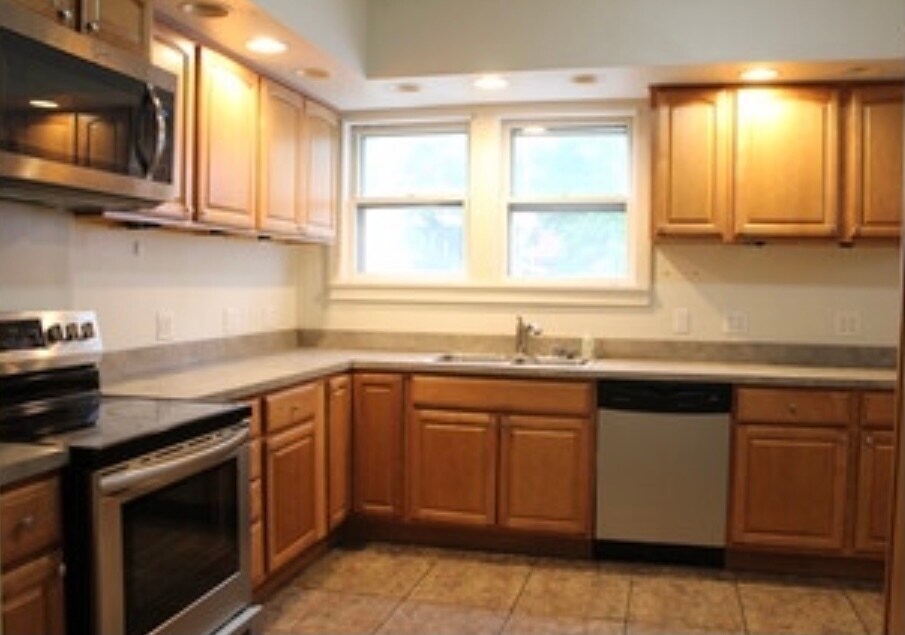 Primary Photo - 57 Chestnut St