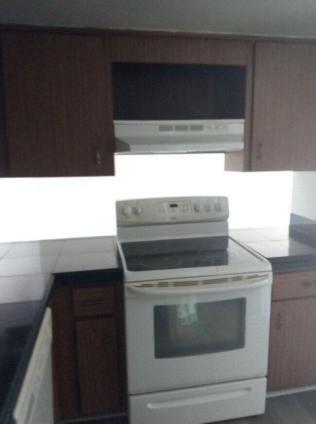 Foto del edificio - Gated Community First Floor 1/1.5 Apartmen...