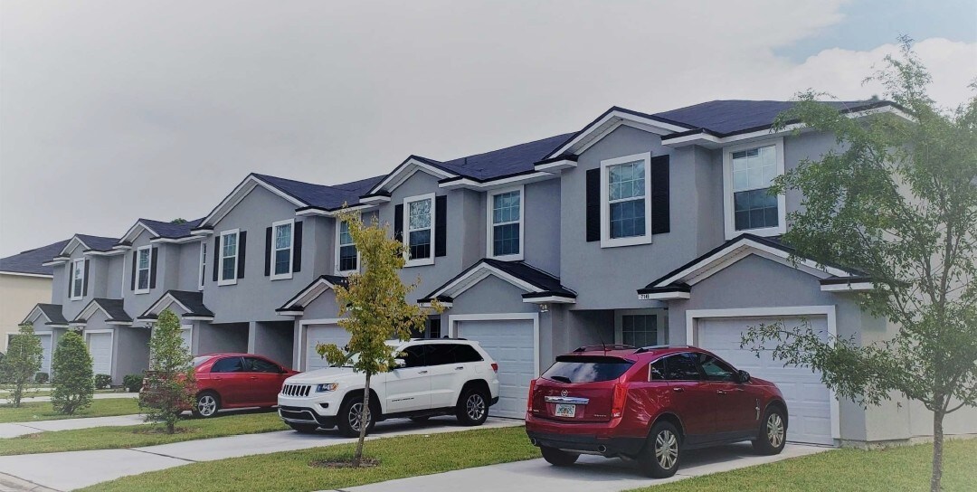 Century Lake Townhomes Jacksonville, FL