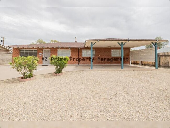Foto del edificio - 3523 Hayden Rd