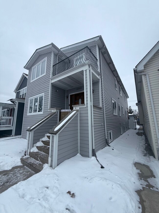 Building Photo - 3842 N Newcastle Ave