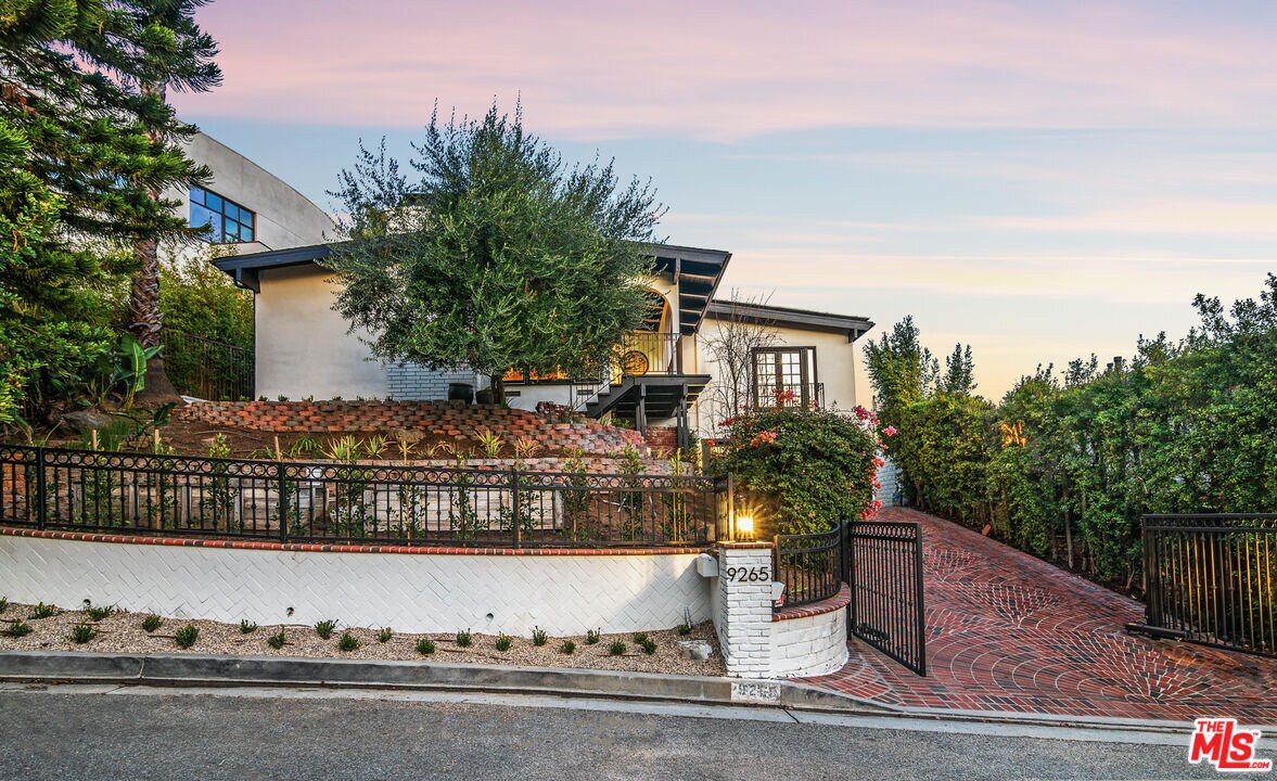 Foto principal - 9265 Thrush Way