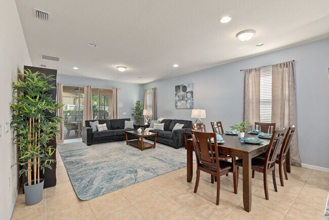 Foto del edificio - 9042 Rhodes St