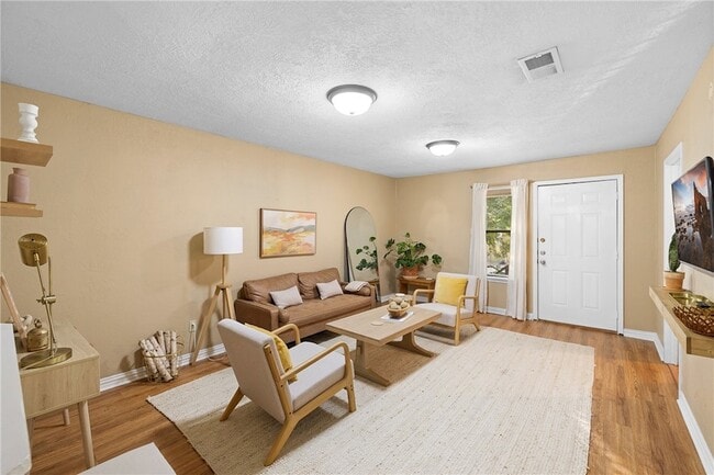 Foto del edificio - 805 San Pedro Dr