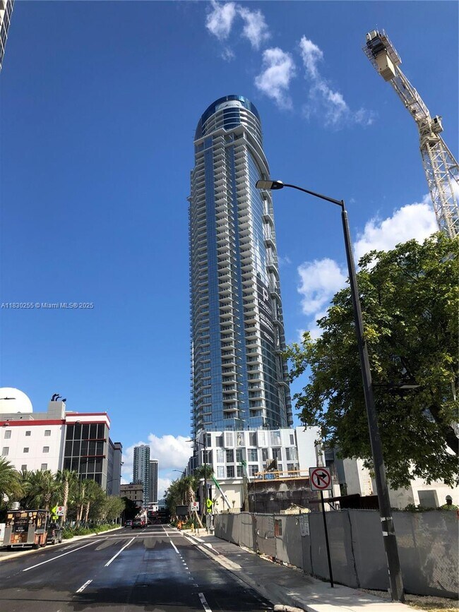 Foto del edificio - 851 NE 1st Ave