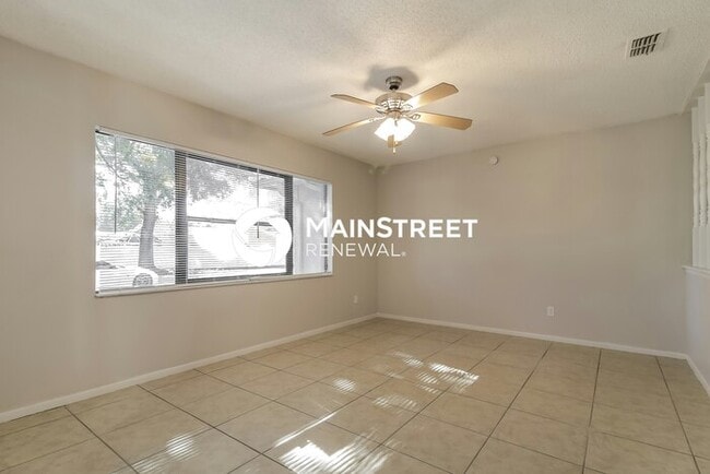 Photo - 3 Bedroom Pet-Friendly Home in Kissimmee, FL with Main Street Renewal