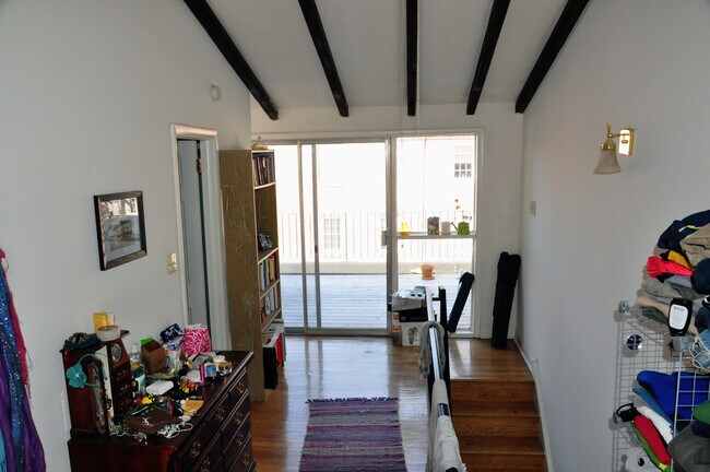 Building Photo - 2117 Naudain St