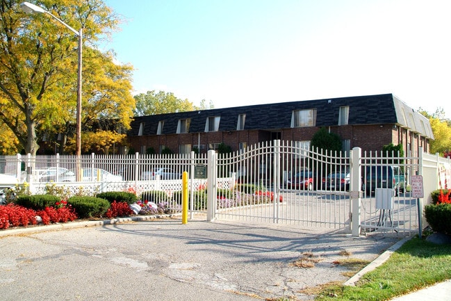 Building Photo - Parkside Apartments