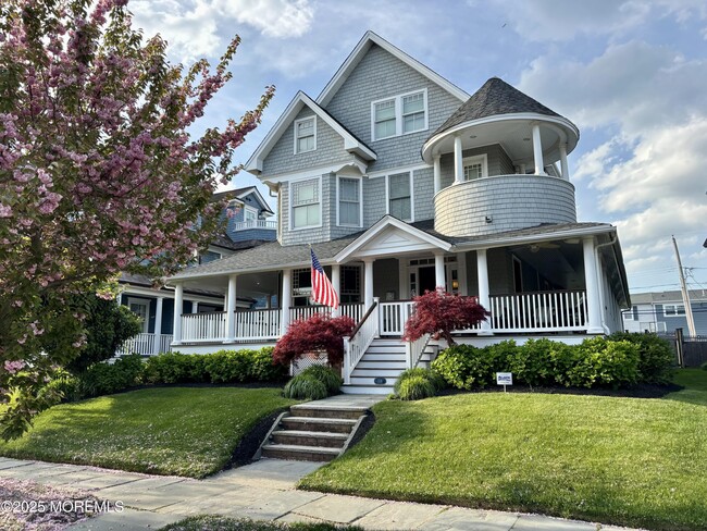 Building Photo - 118 Sylvania Ave