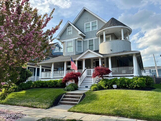 Foto del edificio - 118 Sylvania Ave