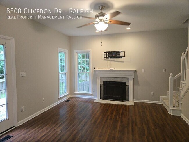 Foto del edificio - 8500 Clivedon Dr
