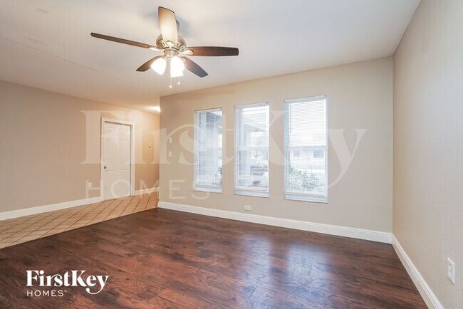 Foto del edificio - 21515 Beaverton Ave
