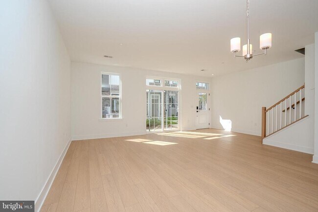 Foto del edificio - 8104 Donatello Dr