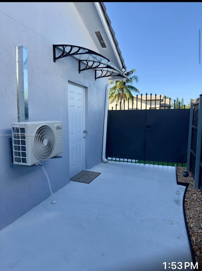 Building Photo - 17271 SW 150th Ct