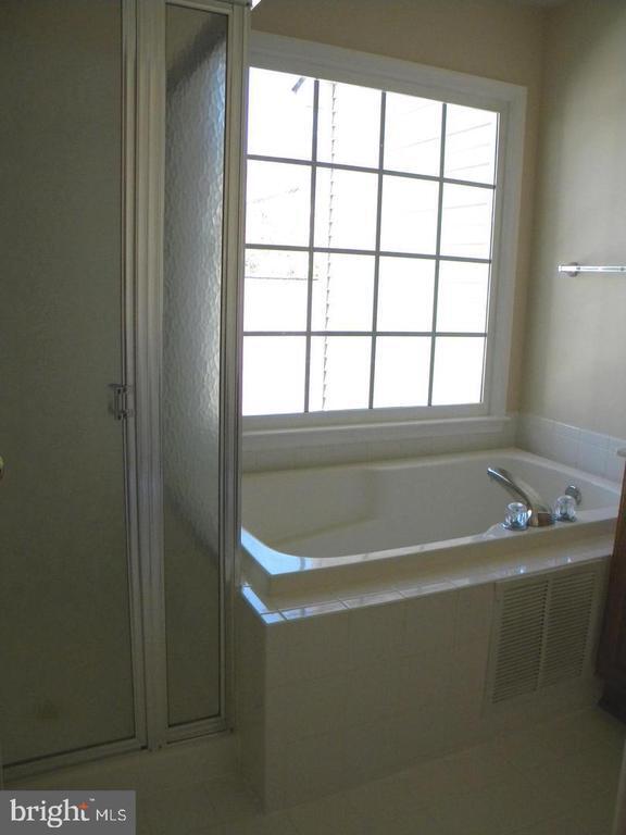 Foto del edificio - 225 Deer Meadow Ln