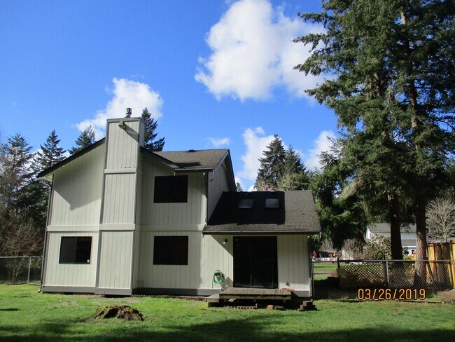 Building Photo - Beautiful Neighborhood 3BD/2.5BA Home