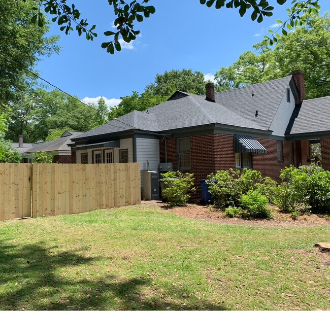 Side yard - 230 King St