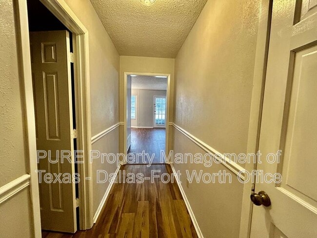 Foto del edificio - 2608 Oaks Dr