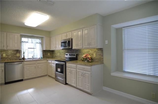 Building Photo - 1703 Mayflower Dr