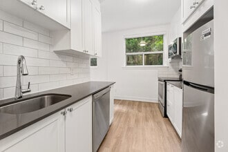 Interior Photo - 619 Woodbine Avenue