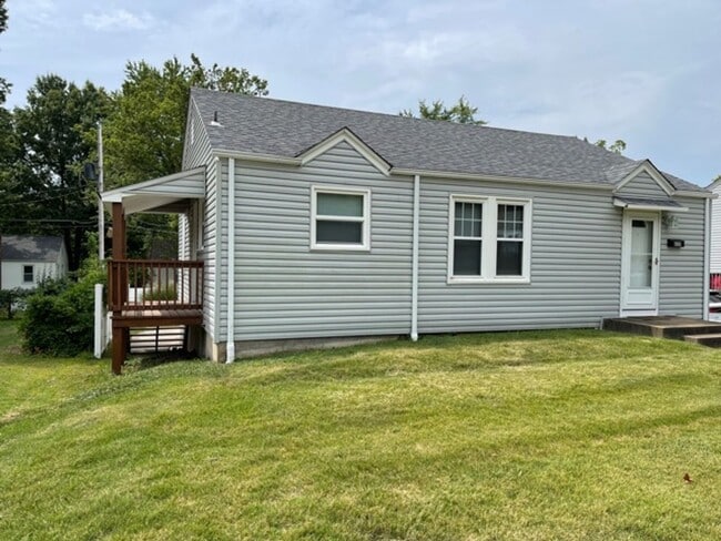 Building Photo - 3 Bedroom/2 Bath House