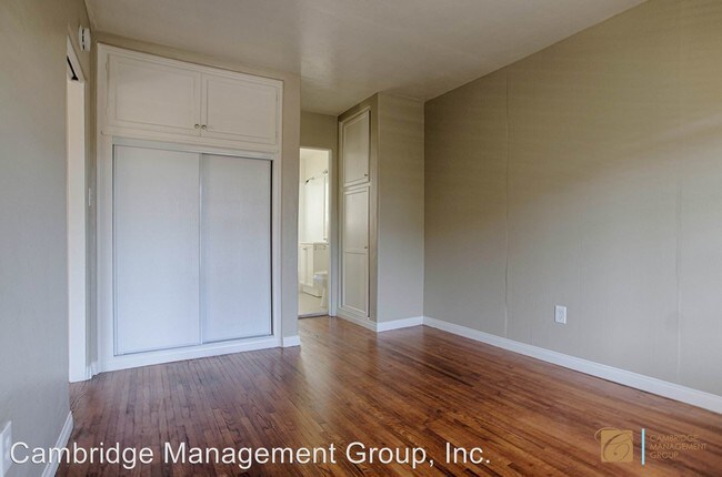 Foto del edificio - 4680-4690 Monroe Ave
