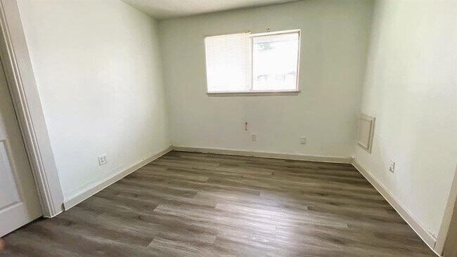 Building Photo - 5409 Suez St