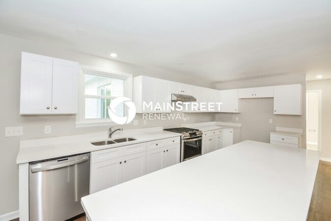 Foto del edificio - 4 Bedroom Pet-Friendly Home in NASHVILLE, ...