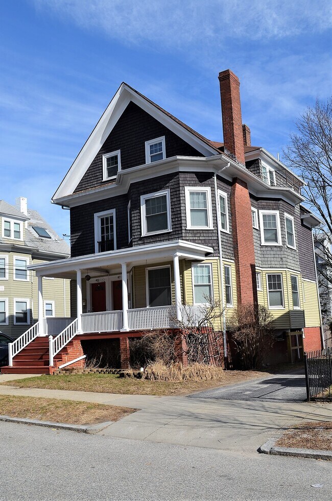 47 Tyndall Ave Unit 2, Providence, RI 02908 Apartments in Providence