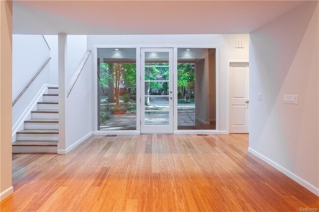 Building Photo - 3749 Elder Rd S