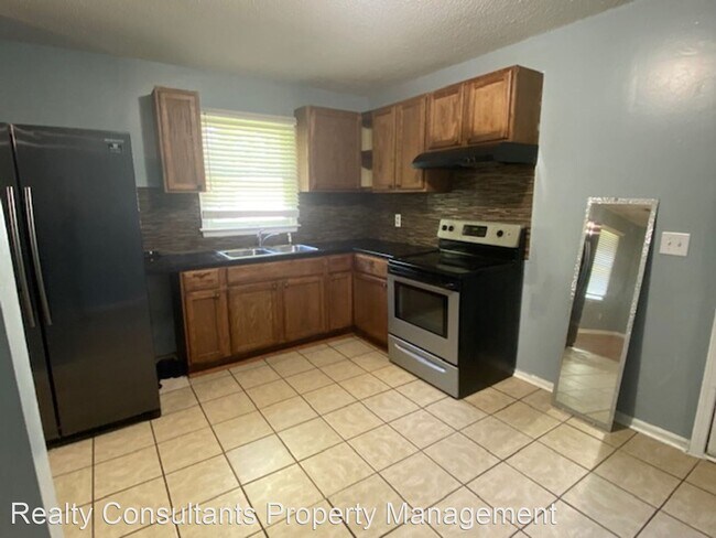 Building Photo - 3 br, 1.5 bath House - 4315 Summit Avenue