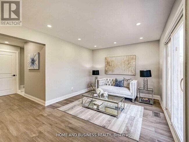 Photo du bâtiment - 470 Louis Dr