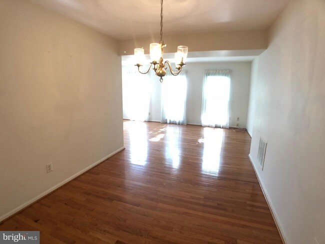Building Photo - 2900 Village Spring Ln