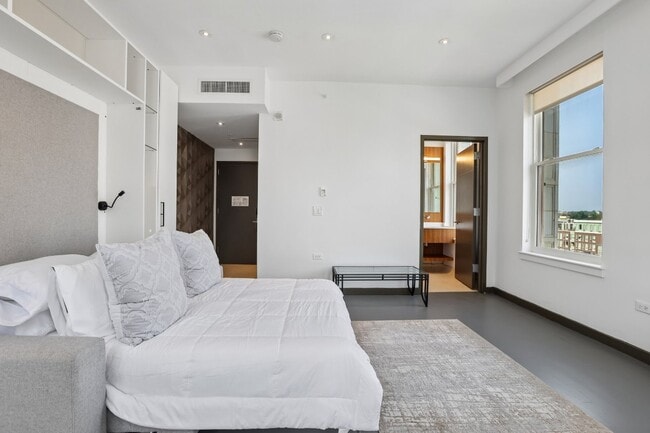 Photo - Broad Street Apartment