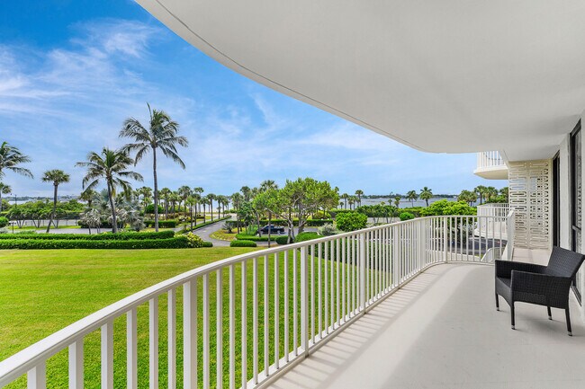 Foto del edificio - 3360 S Ocean Blvd