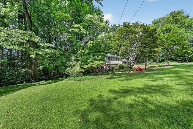 Foto del edificio - 4100 Shawnee Ln NE