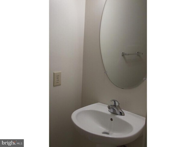 Foto del edificio - 108 Fairway Dr