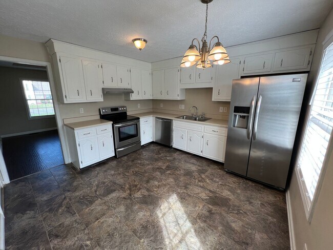 Building Photo - 3439 Kingfisher Dr