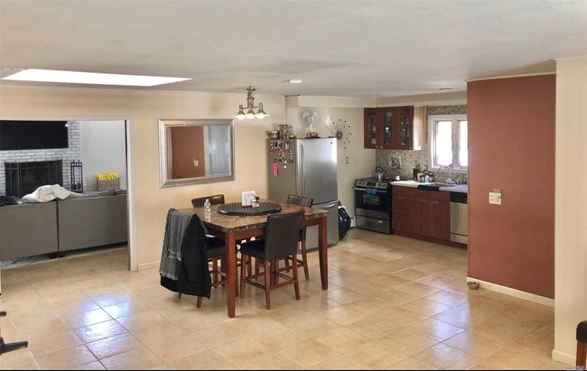 Building Photo - 103 Southwood Cir