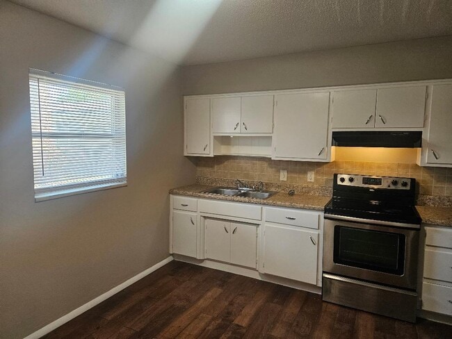 Building Photo - 1343 South Patrick Dr