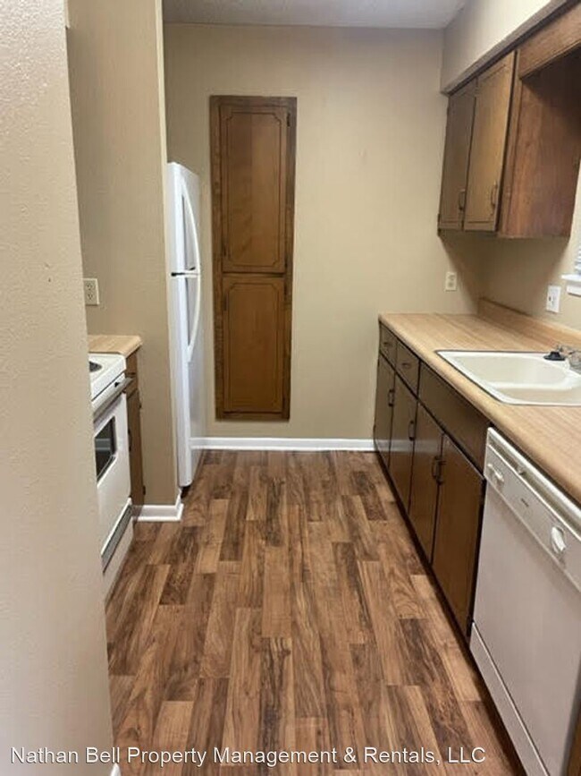 1 br, 1 bath House 3764 Clarksville St House Rental in Paris, TX