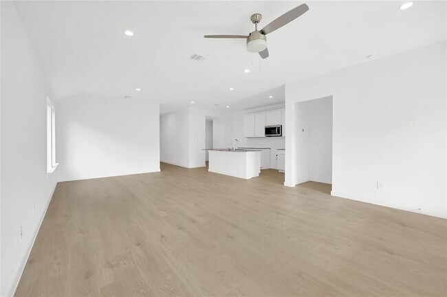 Building Photo - 8304 Tropea Dr