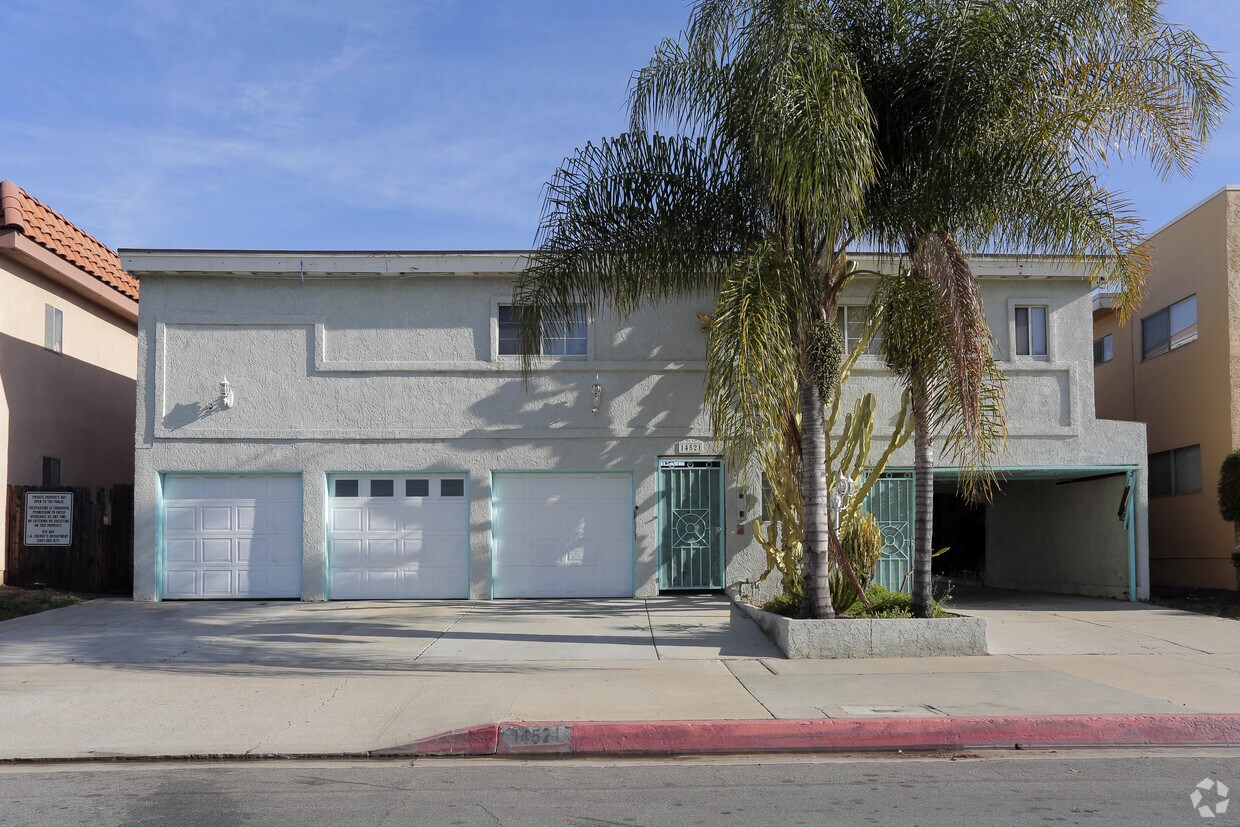 Building Photo - 14521 Rosecrans Ave