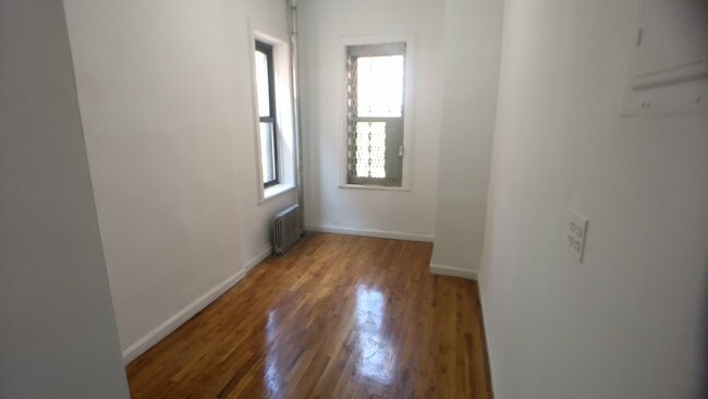 Building Photo - 427 W 154th St