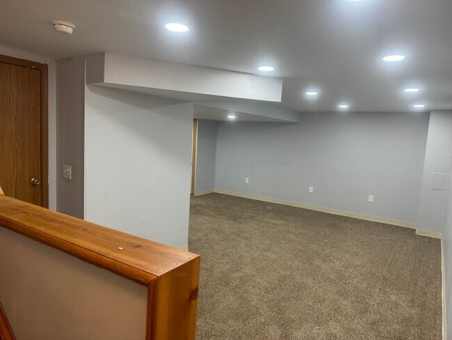 Foto del edificio - 3232 Paradise Ave
