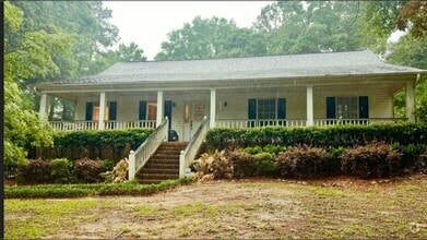 Building Photo - 3638 Country Ct S